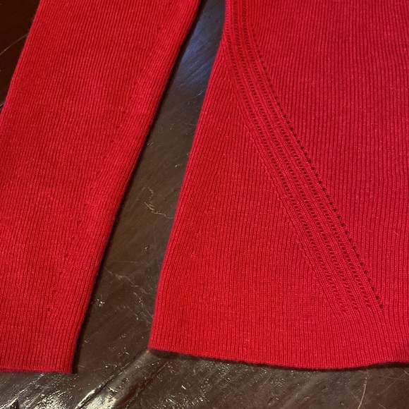 Gianni Bini Cold Shoulder Sweater - Red Size Medium - Picture 5 of 7